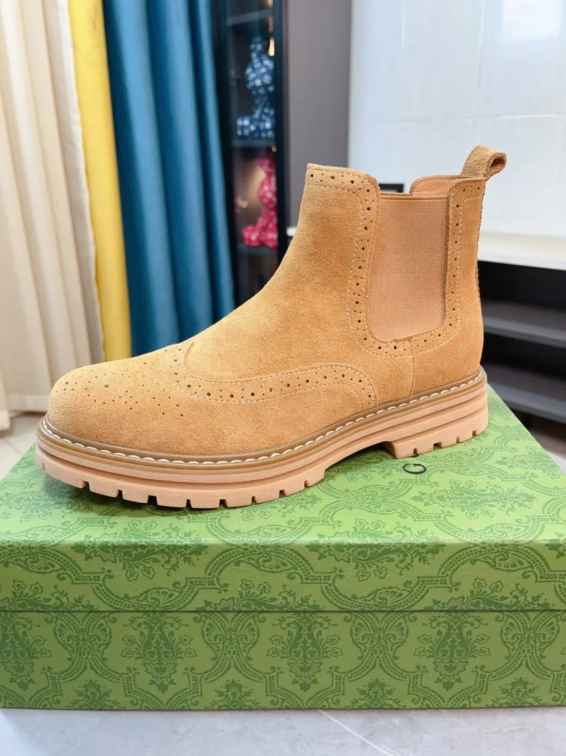 Men's shoes 💰540🌸🌸 (GUCCI) [cow lining plus velvet optional] [can be made without standard] New product Martin boots imported from Canada with full top layer high mercerized frosted fabric, punched using 3D digital technology, high-end and classy, ​​versatile to wear, full of three-dimensionality, close pictures will make you obsessed with the leather. You can't extricate yourself ~ the best on the market.          Fabric: Cowhide/Embossed Lining: Cowhide.          Please make a note when placing an order, sizes: 38-44 (37, 45, 46 can be customized and cannot be returned or exchanged) 5 colors available; black, gray, khaki, coffee, and earthy yellow